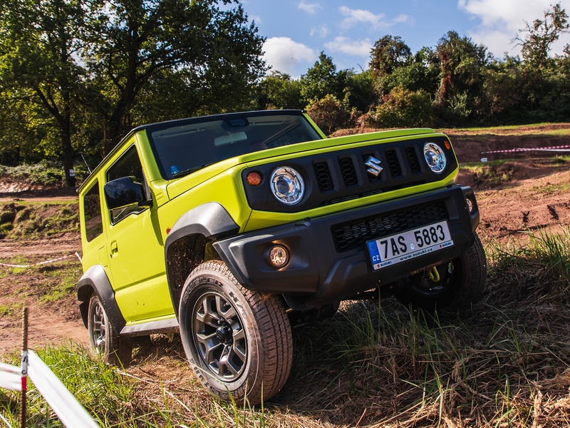 Suzuki Jimny - jediný mini-off road